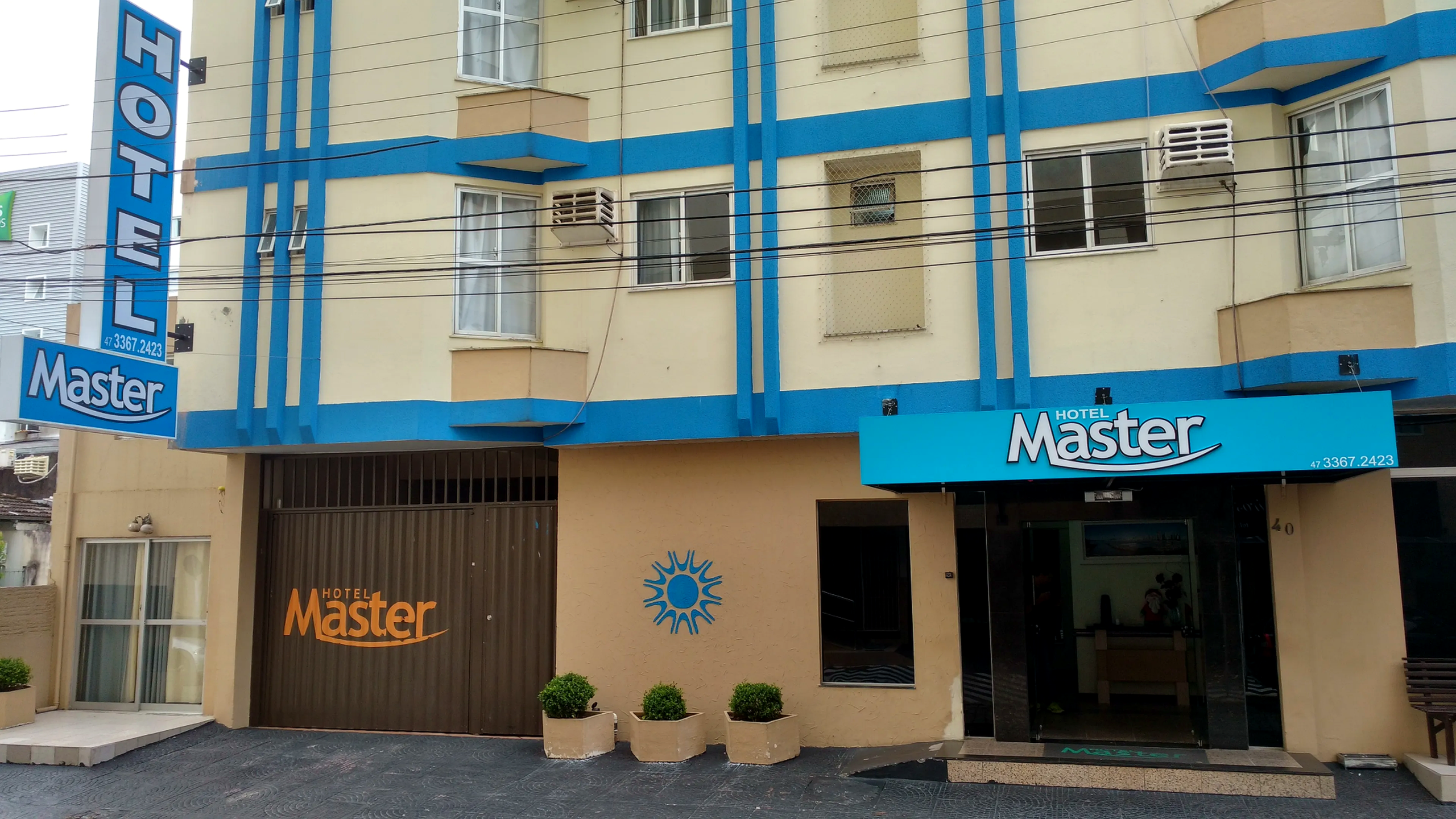 Hotel-Master-_frente_