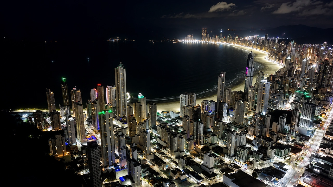 camboriu_nocturna_premium_1280x720